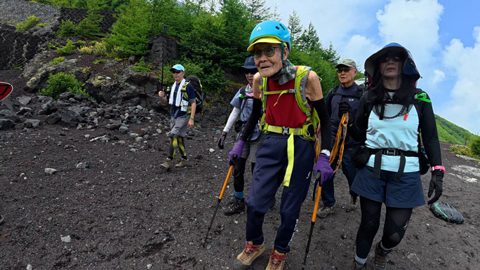 102-Year-Old Man Becomes the Oldest Person to Climb Mount Fuji